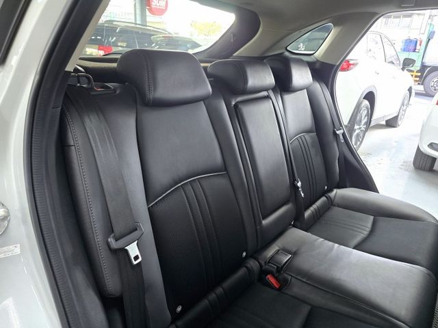 小改款 旗艦型 ACC跟車 車道偏移 抬頭顯示器 盲點 超精美品!  第8張相片