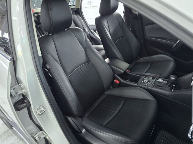 小改款 旗艦型 ACC跟車 車道偏移 抬頭顯示器 盲點 超精美品!  第10張相片