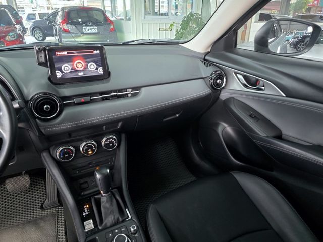 小改款 旗艦型 ACC跟車 車道偏移 抬頭顯示器 盲點 超精美品!  第16張相片