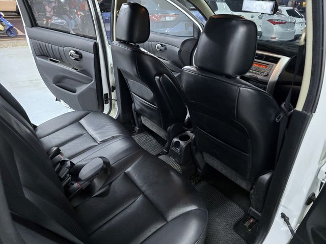 LIVINA  第8張相片