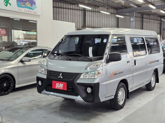 自排 8人坐 僅跑一萬公里  第1張相片