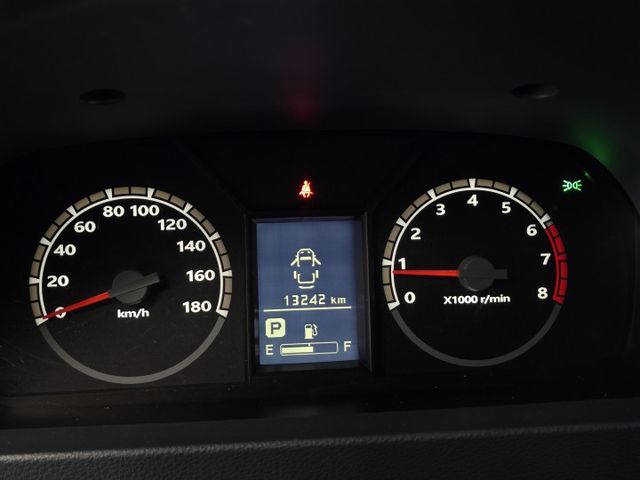 自排 8人坐 僅跑一萬公里  第5張相片