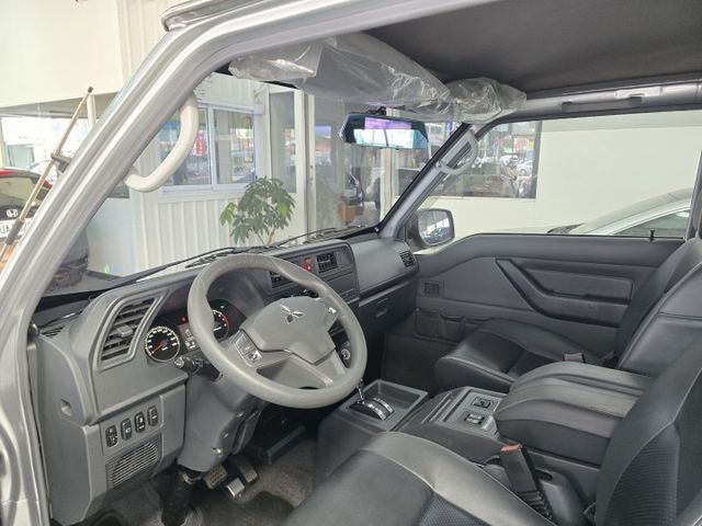 自排 8人坐 僅跑一萬公里  第7張相片