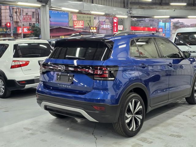 ACC跟車 車道偏移 免鑰匙 摸門 LED頭燈 倒車顯影 極精美品!  第3張相片