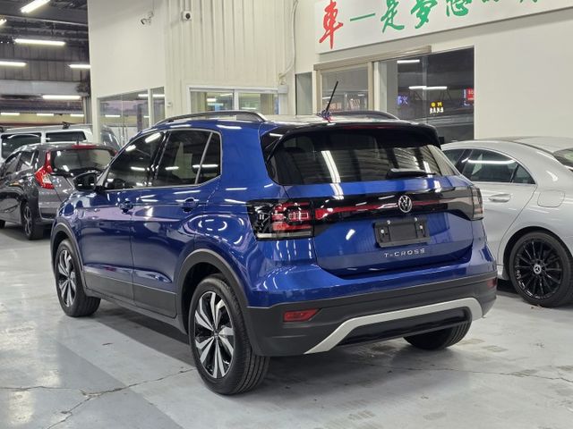 ACC跟車 車道偏移 免鑰匙 摸門 LED頭燈 倒車顯影 極精美品!  第4張相片