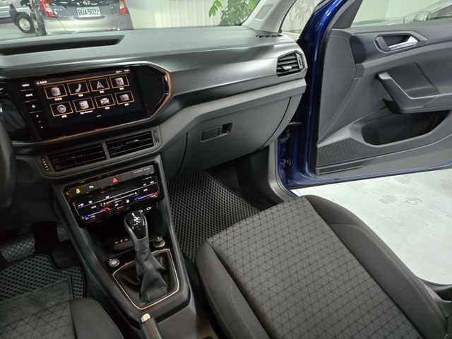 ACC跟車 車道偏移 免鑰匙 摸門 LED頭燈 倒車顯影 極精美品!  第16張相片