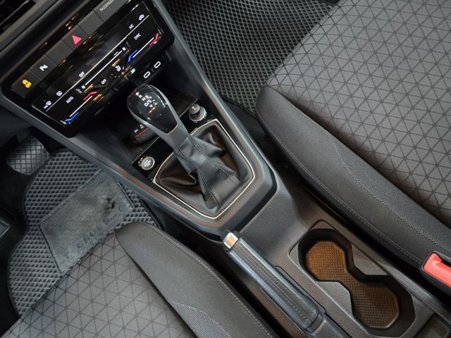 ACC跟車 車道偏移 免鑰匙 摸門 LED頭燈 倒車顯影 極精美品!  第18張相片