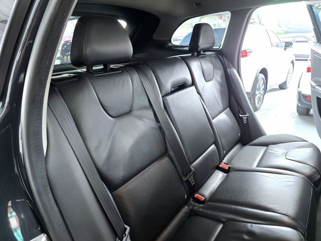 XC60 T5 僅跑7萬多公里 綿綿密密 市場唯一收藏等級  第9張相片