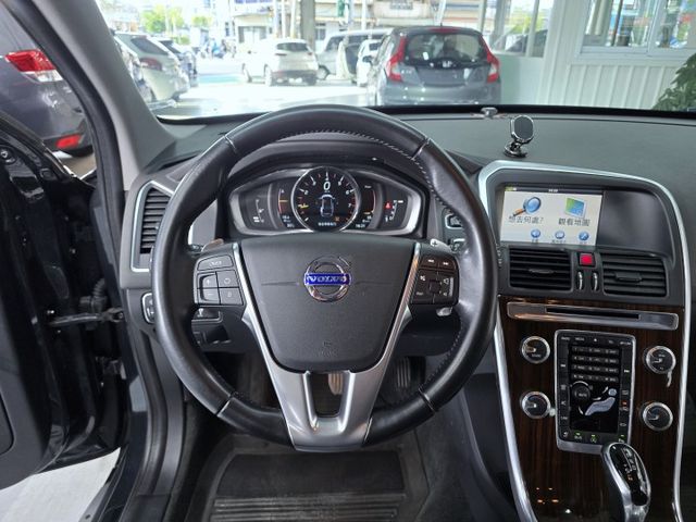 XC60 T5 僅跑7萬多公里 綿綿密密 市場唯一收藏等級  第16張相片