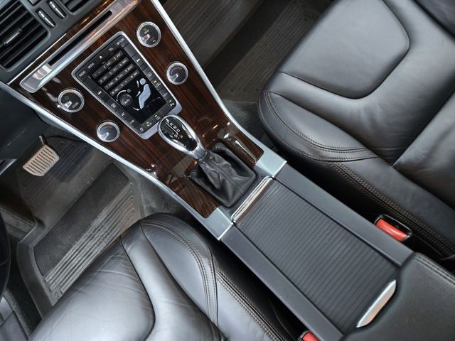 XC60 T5 僅跑7萬多公里 綿綿密密 市場唯一收藏等級  第17張相片