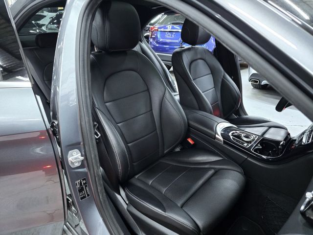 總代理C250 AMGLine 全原廠保養 剛換全新引擎腳 全新電子水幫浦  第13張相片