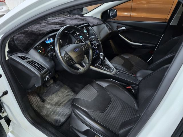 運動旗艦型S版 1.5渦輪 天窗 車道偏移 換檔撥片 盲點 免鑰匙啟動  第6張相片