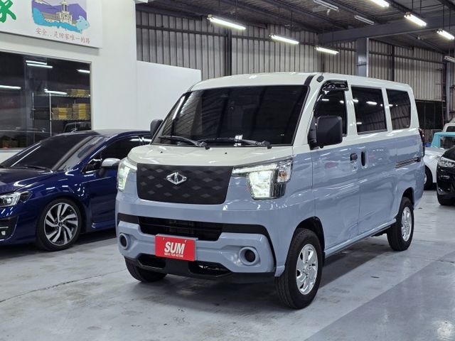 五人座 自排 豪華型 雙色360環景 ACC跟車  第2張相片