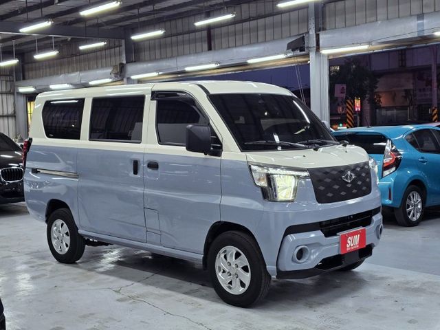 五人座 自排 豪華型 雙色360環景 ACC跟車  第3張相片