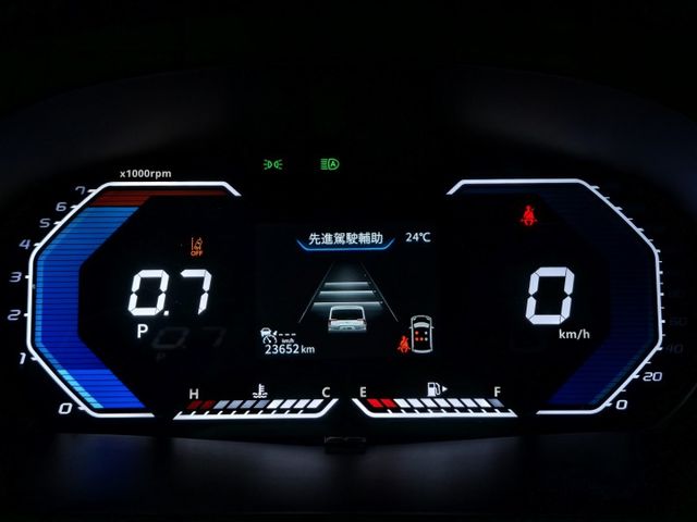 五人座 自排 豪華型 雙色360環景 ACC跟車  第18張相片