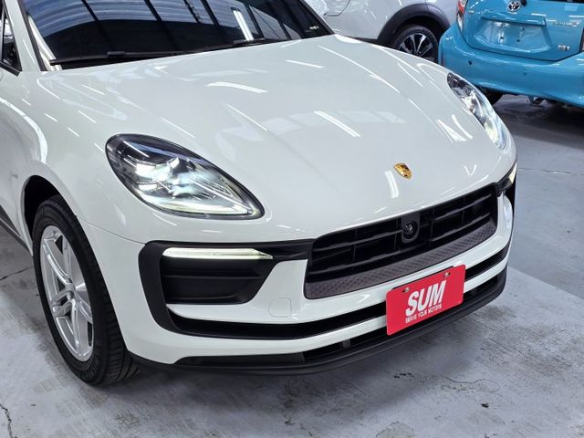 高品質外觀維護  細緻精美的內裝 一手用車 資料齊全 全車原裝鈑件  第4張相片