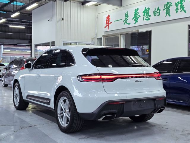 高品質外觀維護  細緻精美的內裝 一手用車 資料齊全 全車原裝鈑件  第6張相片