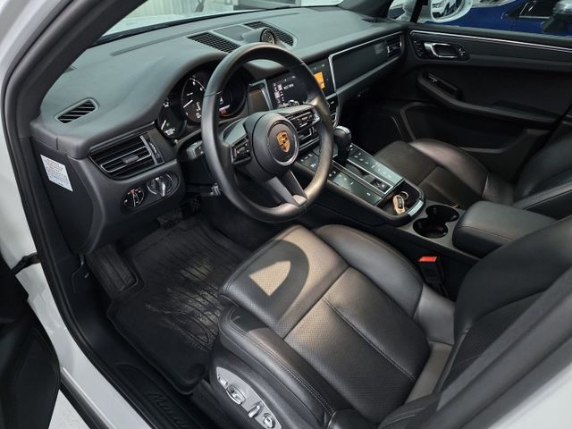 高品質外觀維護  細緻精美的內裝 一手用車 資料齊全 全車原裝鈑件  第8張相片