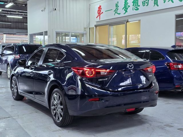 旗艦版 BOSS音響/抬頭顯示器/電動椅/車道偏移/盲點/LED頭燈/導航  第4張相片