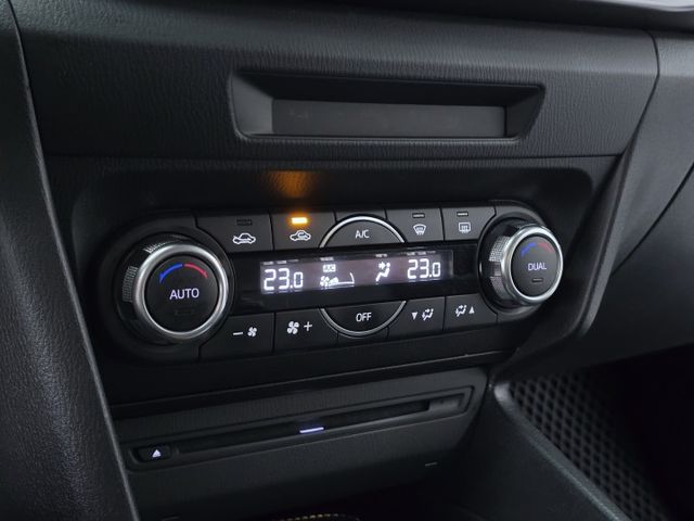旗艦版 BOSS音響/抬頭顯示器/電動椅/車道偏移/盲點/LED頭燈/導航  第18張相片