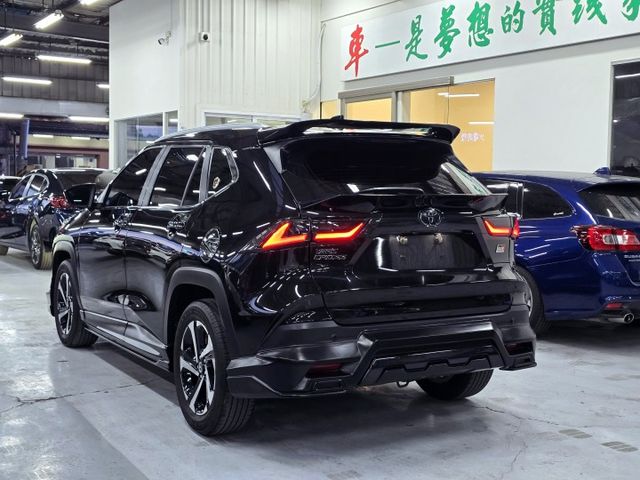 頂級潮玩版+360環景影音特仕全配+全車空力套件+Carbon內外飾板=超值首選!  第4張相片