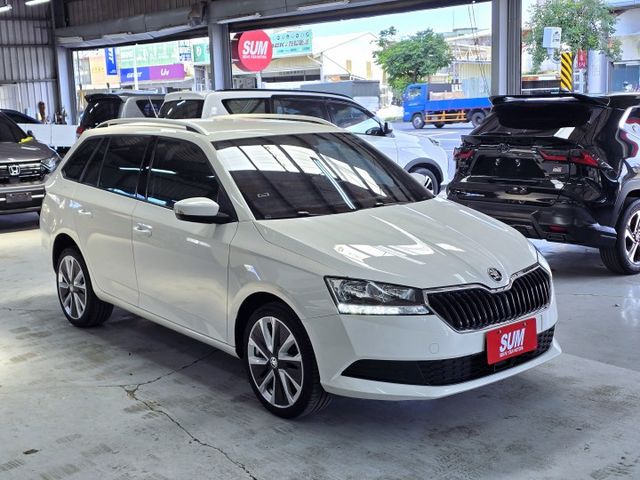 FABIA COMBI旅行版 ACC跟車系統/盲區警示/車前碰撞預警  第1張相片