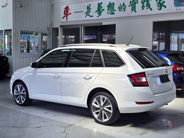 FABIA COMBI旅行版 ACC跟車系統/盲區警示/車前碰撞預警  第2張相片