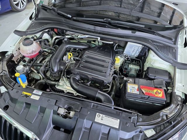 FABIA COMBI旅行版 ACC跟車系統/盲區警示/車前碰撞預警  第18張相片