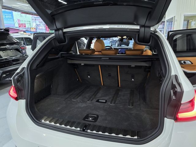 3 SERIES TOURING  第20張相片