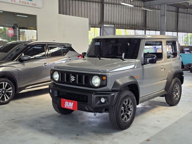 僅跑3萬7公里 JIMNY 4WD 超好看 水泥灰~  第3張相片