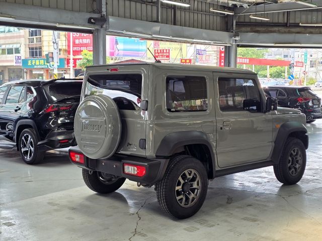 僅跑3萬7公里 JIMNY 4WD 超好看 水泥灰~  第6張相片