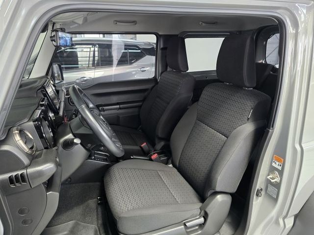 僅跑3萬7公里 JIMNY 4WD 超好看 水泥灰~  第8張相片