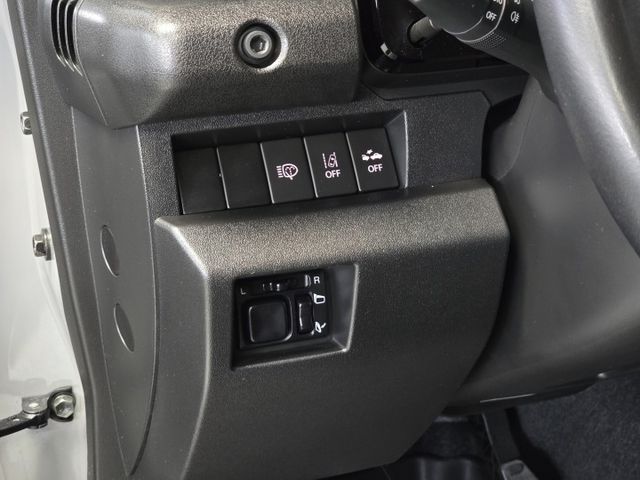 僅跑3萬7公里 JIMNY 4WD 超好看 水泥灰~  第13張相片
