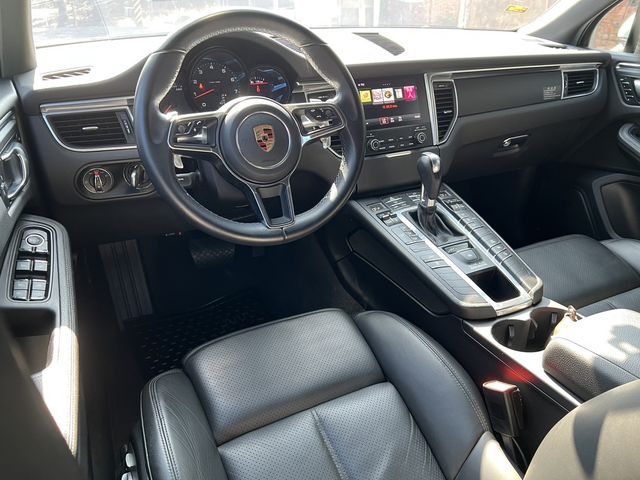 PORSCHE保時捷 MACAN  第5張相片