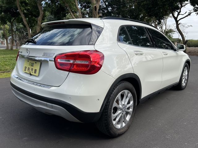 M-BENZ賓士 GLA180  第2張相片