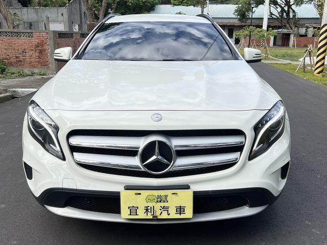 M-BENZ賓士 GLA180  第3張相片
