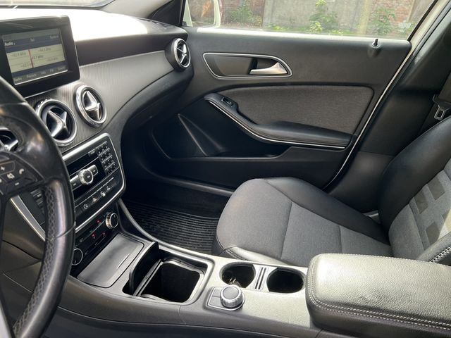 M-BENZ賓士 GLA180  第7張相片