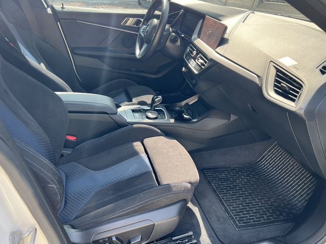 BMW寶馬 218I M SPORT  第7張相片