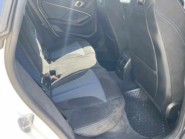 BMW寶馬 218I M SPORT  第14張相片