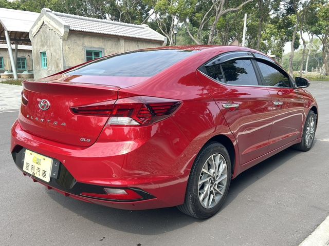 HYUNDAI現代 ELANTRA  第3張相片