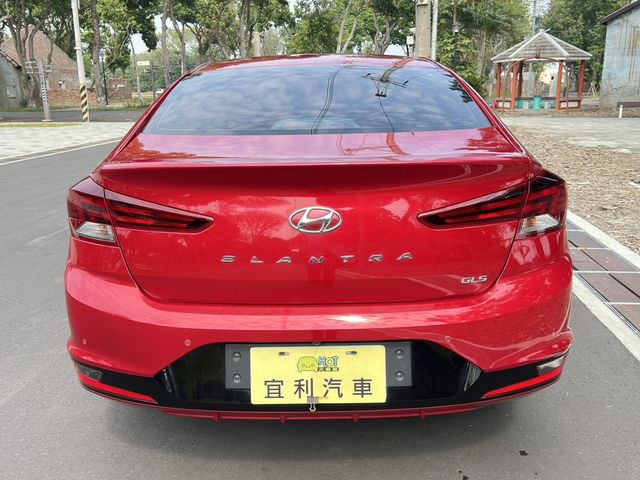 HYUNDAI現代 ELANTRA  第7張相片