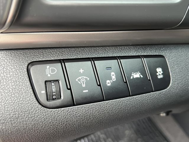 HYUNDAI現代 ELANTRA  第19張相片