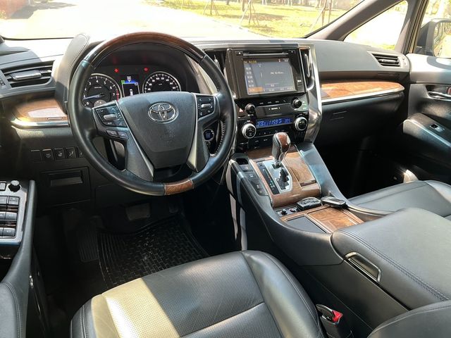 TOYOTA豐田 ALPHARD  第5張相片