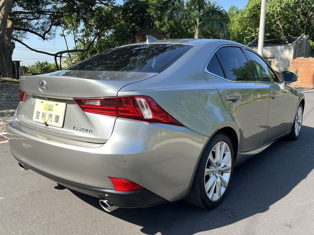LEXUS凌志 IS200T  第2張相片