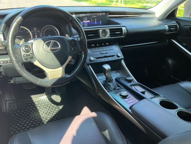 LEXUS凌志 IS200T  第5張相片
