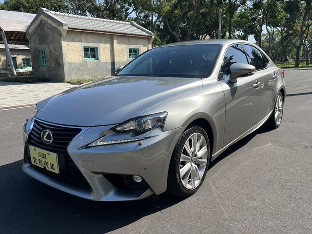 LEXUS凌志 IS200T  第14張相片