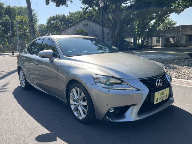 LEXUS凌志 IS200T  第16張相片