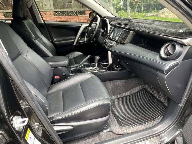 TOYOTA豐田 RAV4  第11張相片