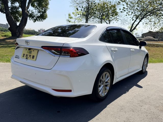 TOYOTA豐田 ALTIS  第2張相片