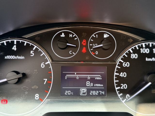 NISSAN日產 TIIDA  第8張相片